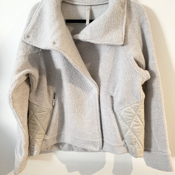 Lululemon Show Me The Sherpa Jacket - Picture 2 of 4